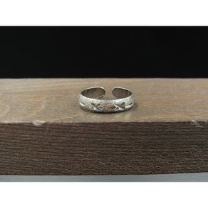 Size 4 Sterling Silver Textured Diamond Cut Toe Band Ring Vintage Statement